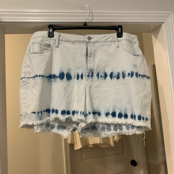Ava & Viv Tie Dyed cut off shorts bleached Plus size 24W - Picture 8 of 8